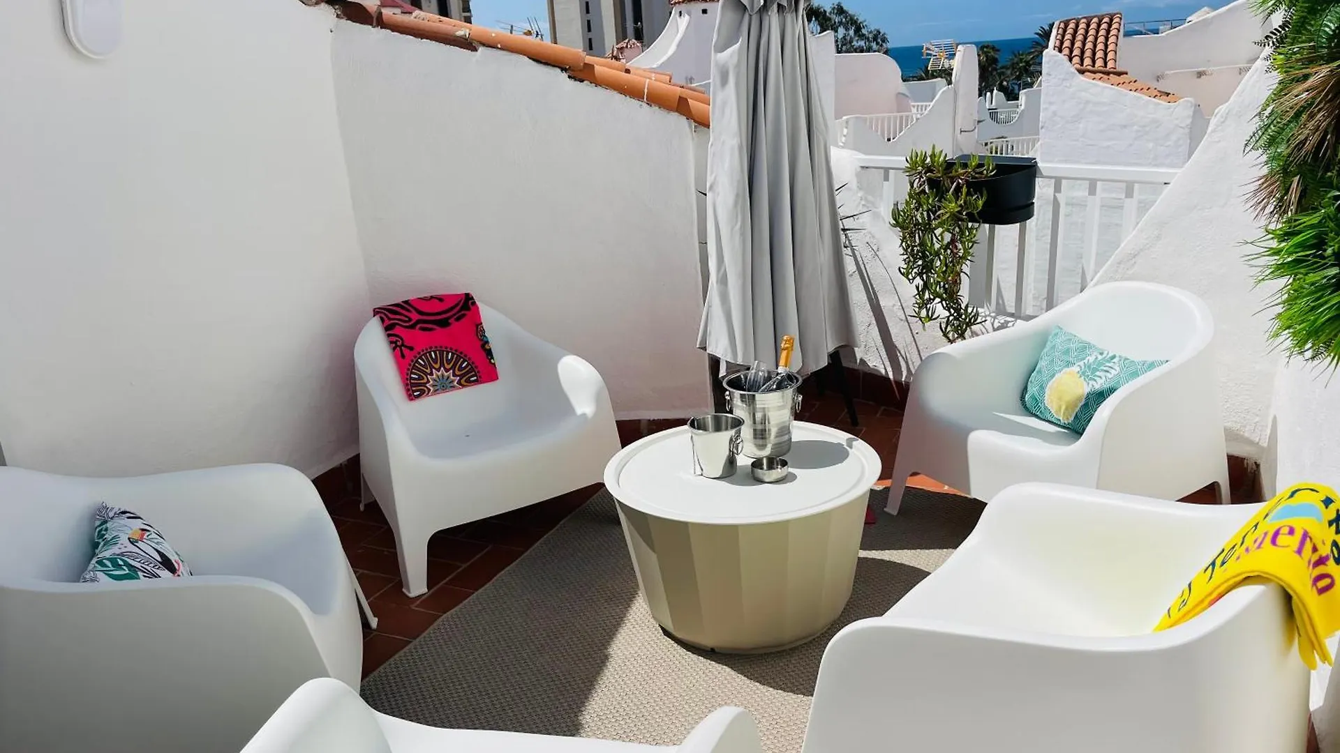 Casita Playa Las Americas 150M De La Playa プラヤ・デ・ラス・アメリカス アパート